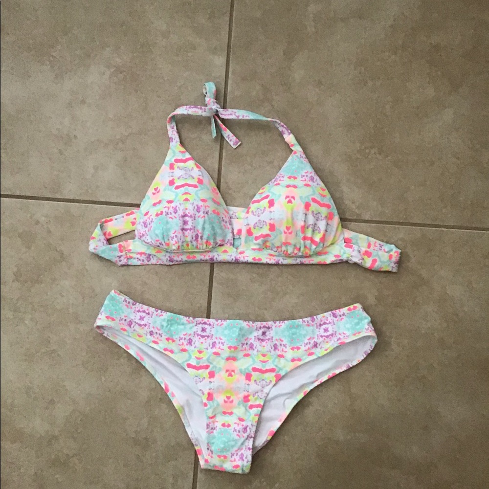 NWOT Victoria’s Secret Bikini